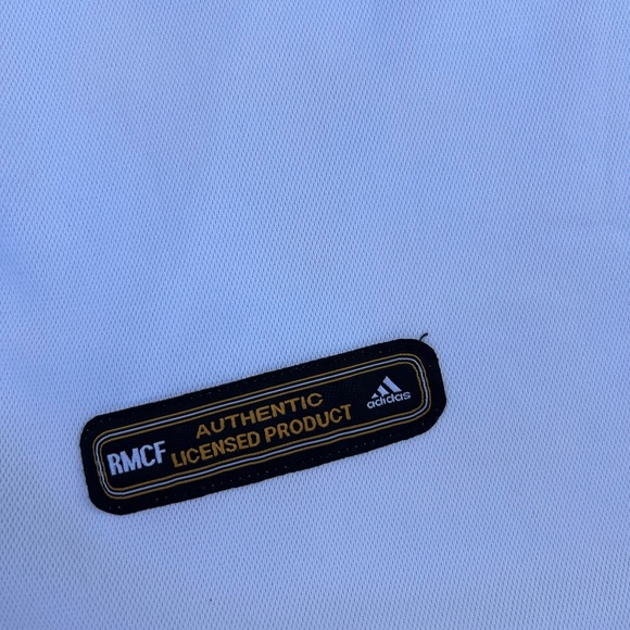 2000-01 Real Madrid Kit - Picture 4 of 8